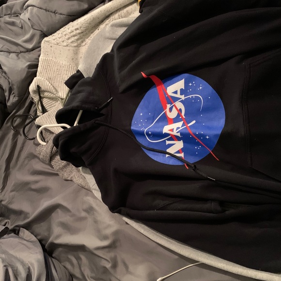 Sweaters and Shirts - Picture 4 of 16